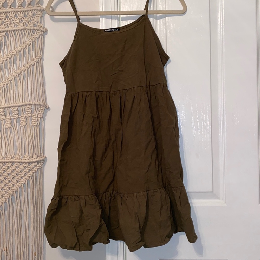 green dress